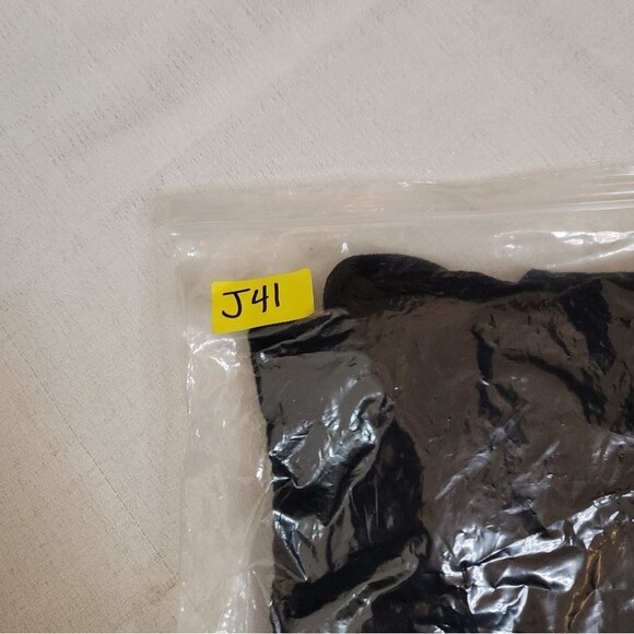 PrettyLittleThing Black Top Mesh Polka Dot Short Sleeves Size 6 - Picture 9 of 9